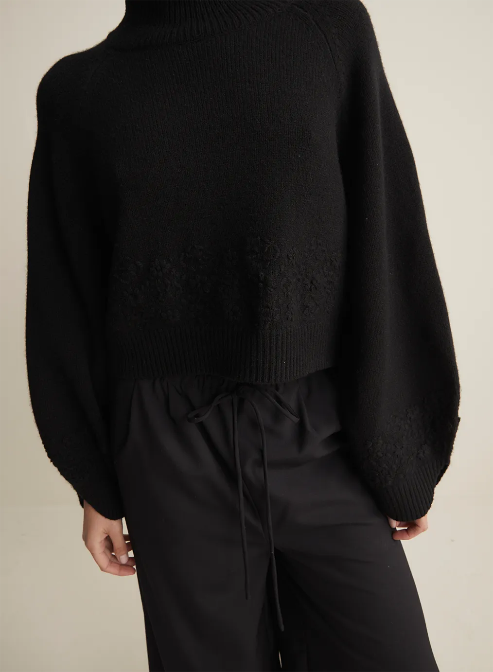 Carla Wool Embroidery Knit | Black