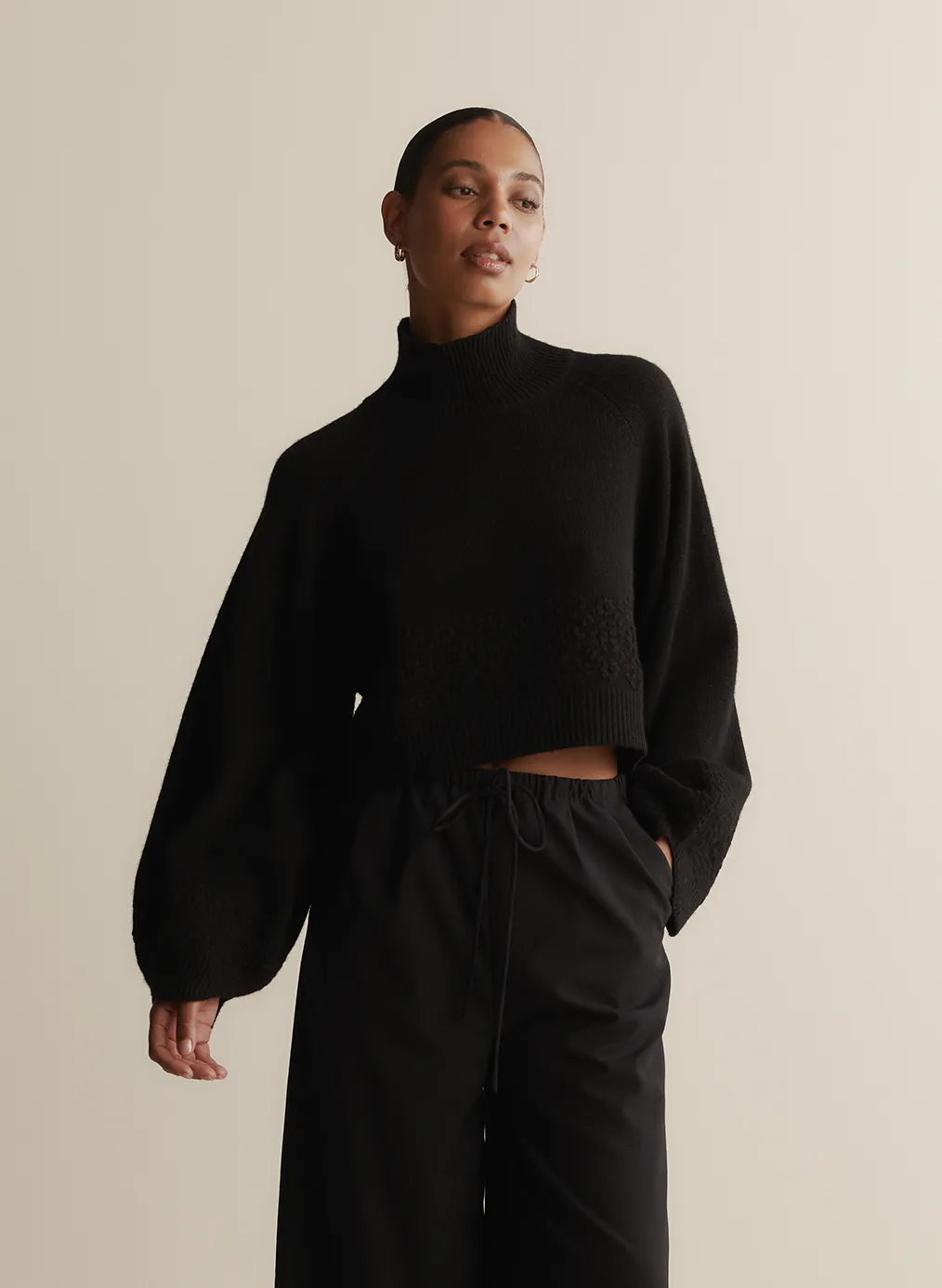 Carla Wool Embroidery Knit | Black