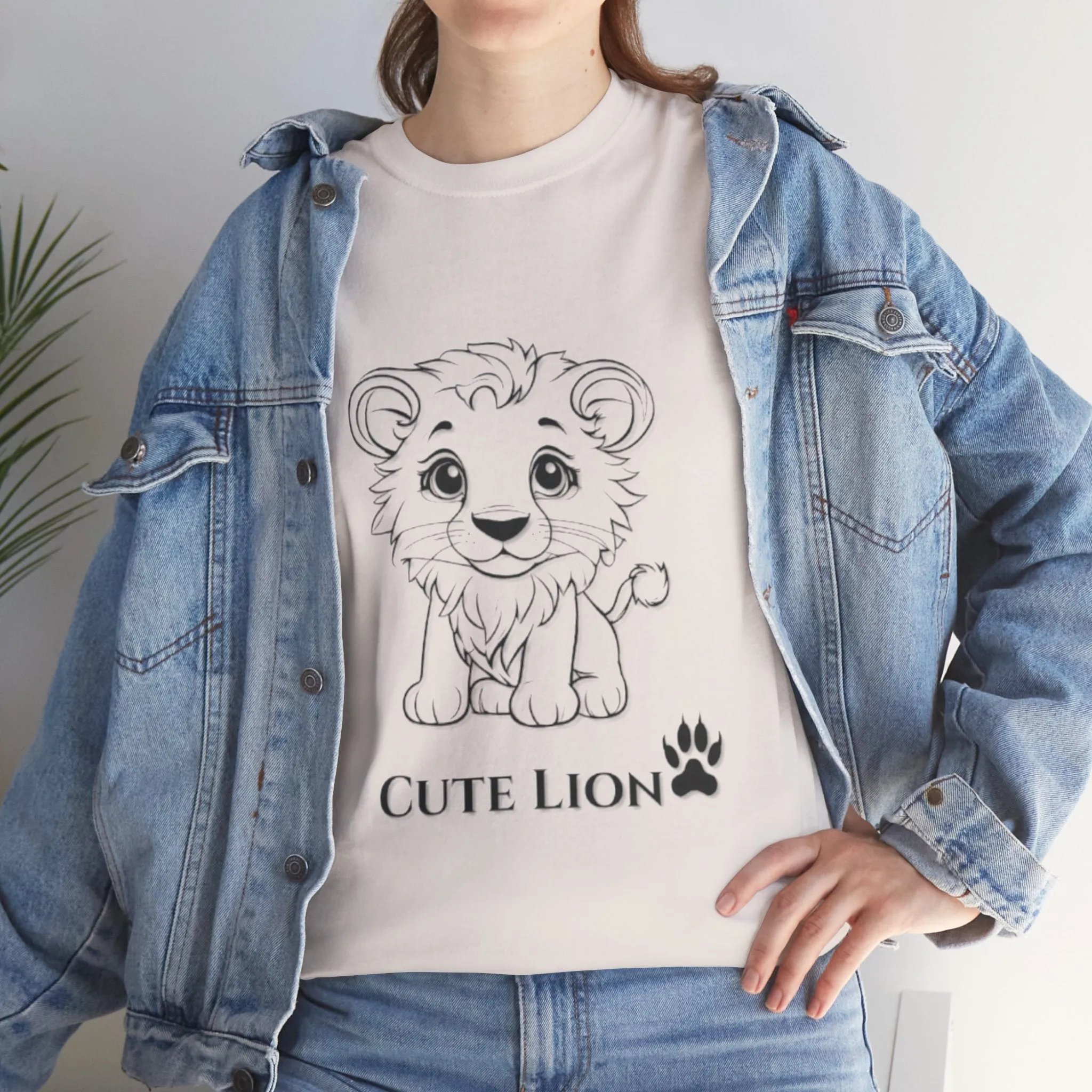 Cute Lion design Unisex Heavy Cotton Tee