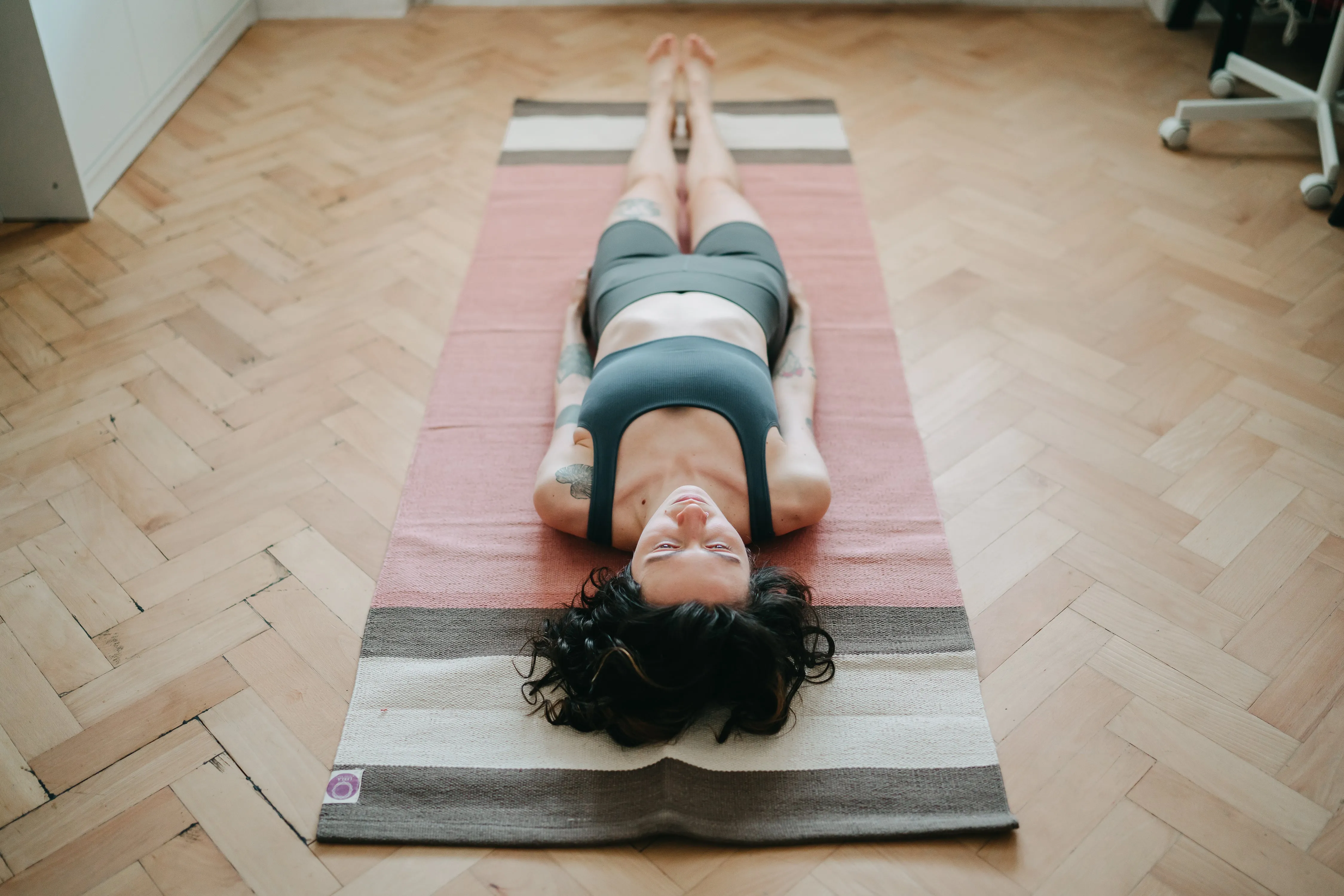 LEELA Yoga Rug • Organic Cotton Yoga Mat with Herbal & Plant based Dyes • Manjistha light pink •