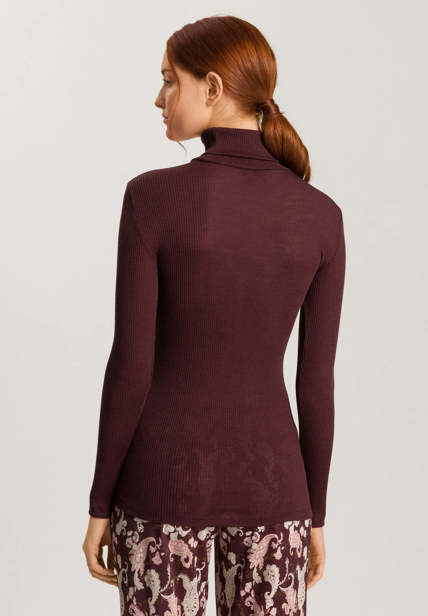 Maria Turtleneck Top | Deep Maroon 70901-2483