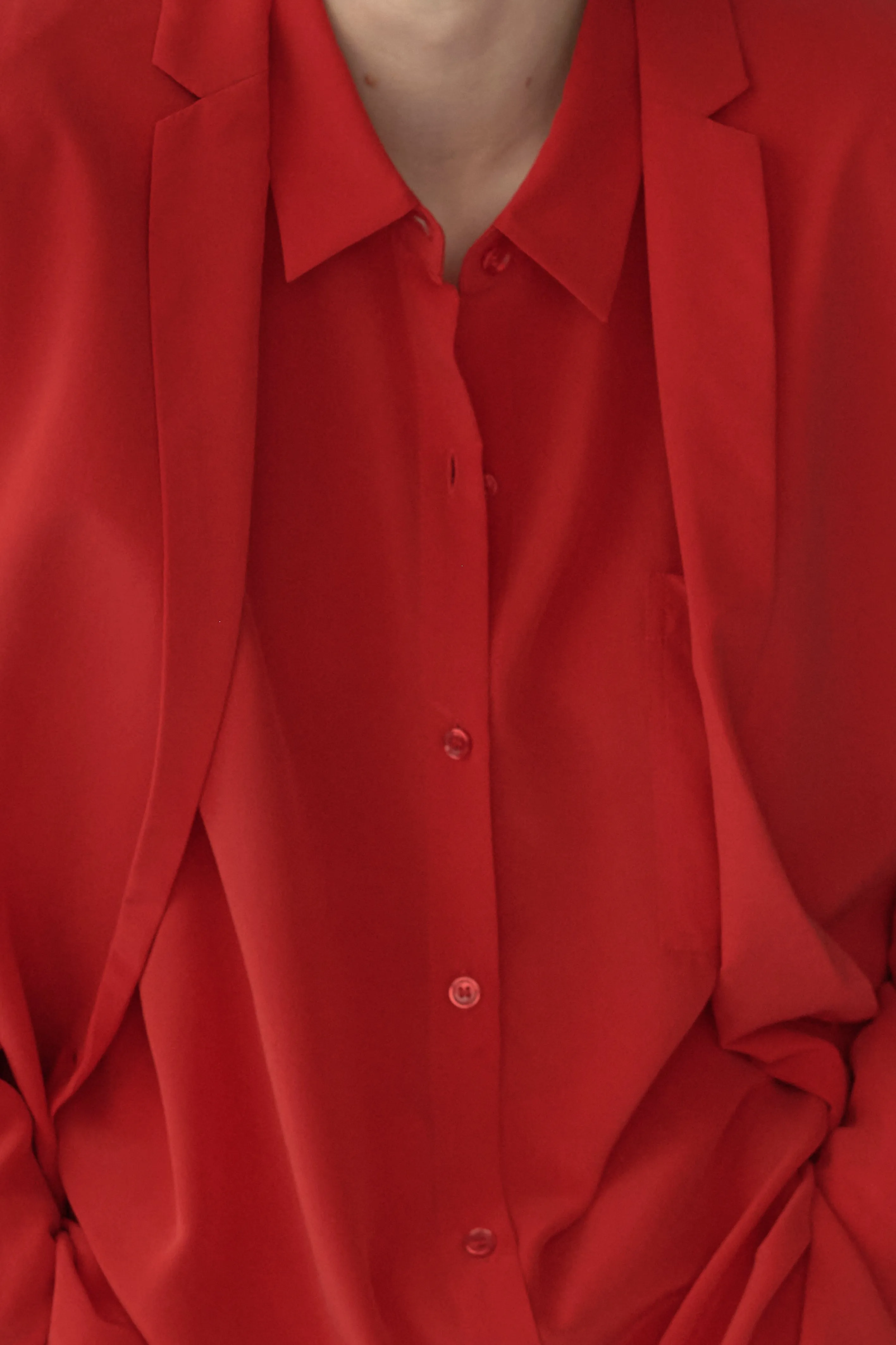 MENA BLAZER - CARDINAL RED - SANDWASH CREPE DE CHINE SILK