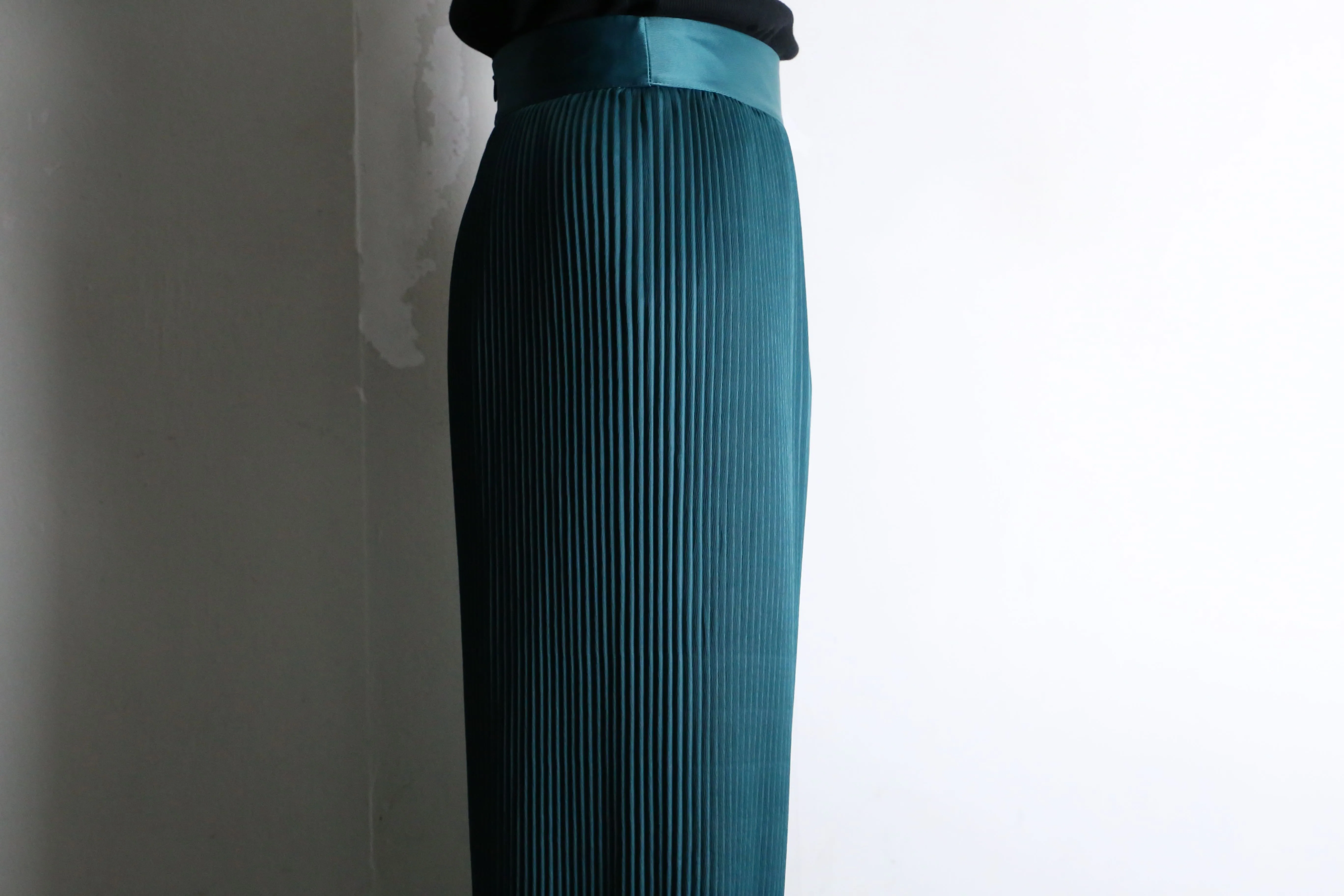 metallic green pleats flare pants